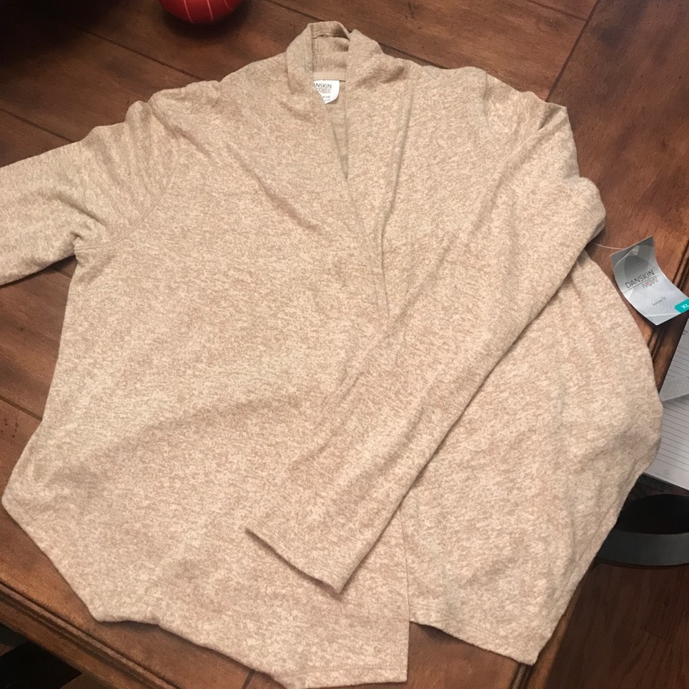 NWT Danskin Dancer’s Cardigan Girls